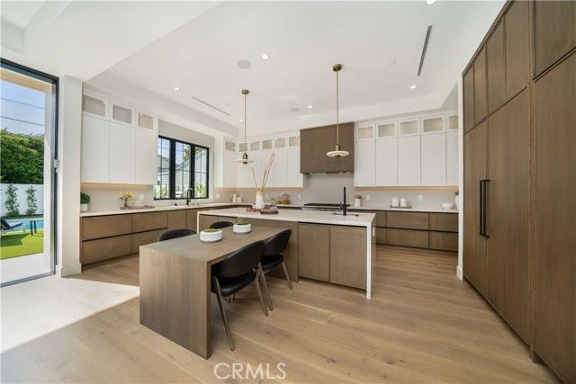 4919 Mammoth Avenue, Sherman Oaks, CA 91423