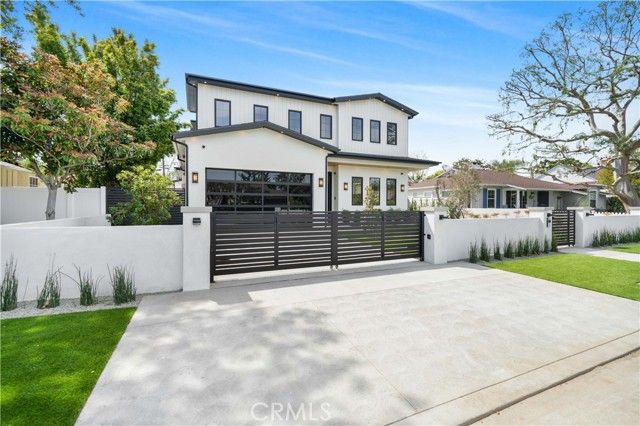 4919 Mammoth Avenue, Sherman Oaks, CA 91423