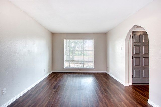 3623 Stables Lane, Dallas, TX 75229