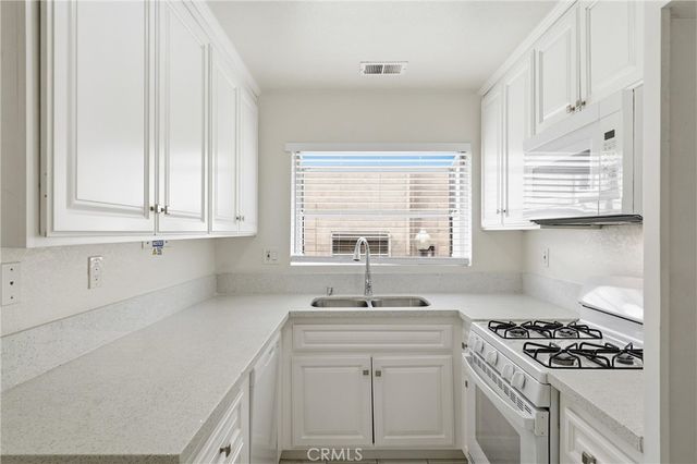 1710 S Mountain Avenue B, Ontario, CA 91762