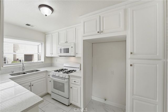 1710 S Mountain Avenue B, Ontario, CA 91762