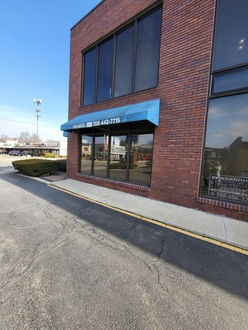 7851 Ogden Avenue B, Lyons, IL 60534