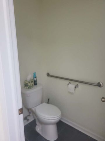 7851 Ogden Avenue B, Lyons, IL 60534