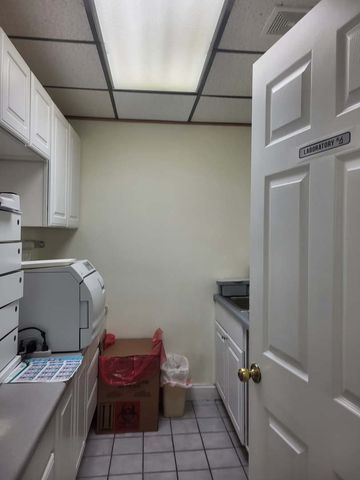 7851 Ogden Avenue B, Lyons, IL 60534