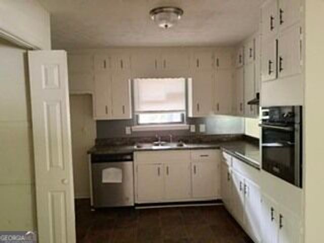 4395 Glade Road, Forest Park, GA 30297