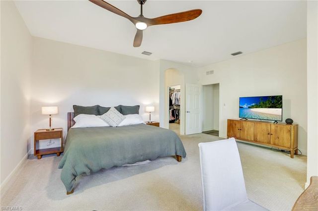 4956 Shaker Heights CT 101, Naples, FL 34112