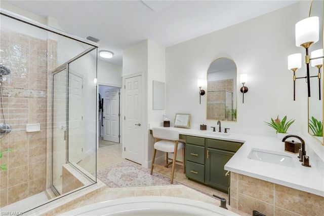 4956 Shaker Heights CT 101, Naples, FL 34112
