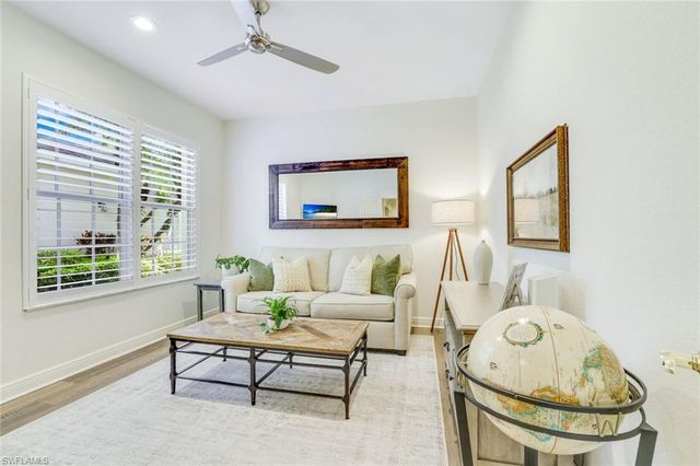 4956 Shaker Heights CT 101, Naples, FL 34112