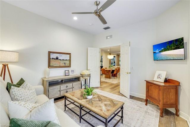 4956 Shaker Heights CT 101, Naples, FL 34112
