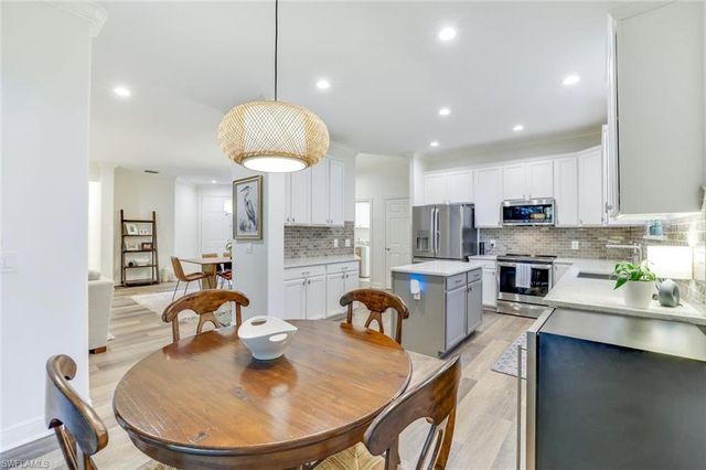 4956 Shaker Heights CT 101, Naples, FL 34112