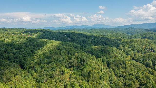 422 AUTUMN Lane, Gatlinburg, TN 37738