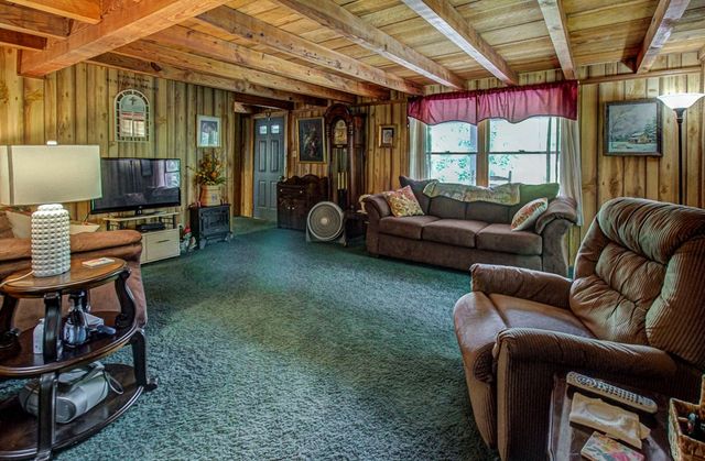 422 AUTUMN Lane, Gatlinburg, TN 37738