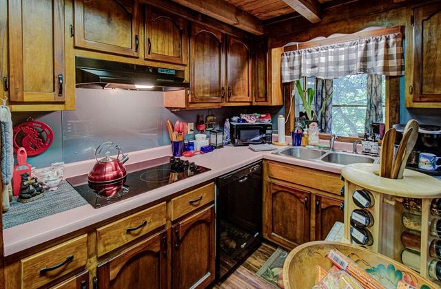 422 AUTUMN Lane, Gatlinburg, TN 37738