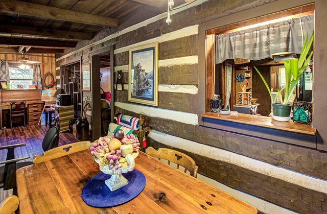 422 AUTUMN Lane, Gatlinburg, TN 37738