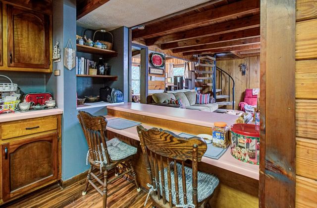 422 AUTUMN Lane, Gatlinburg, TN 37738