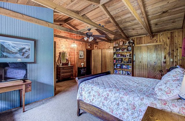 422 AUTUMN Lane, Gatlinburg, TN 37738