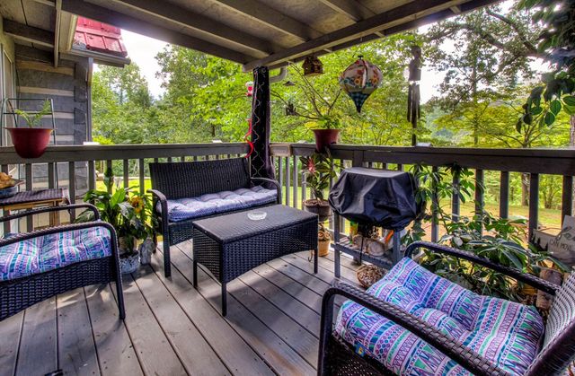 422 AUTUMN Lane, Gatlinburg, TN 37738