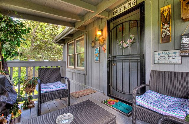 422 AUTUMN Lane, Gatlinburg, TN 37738