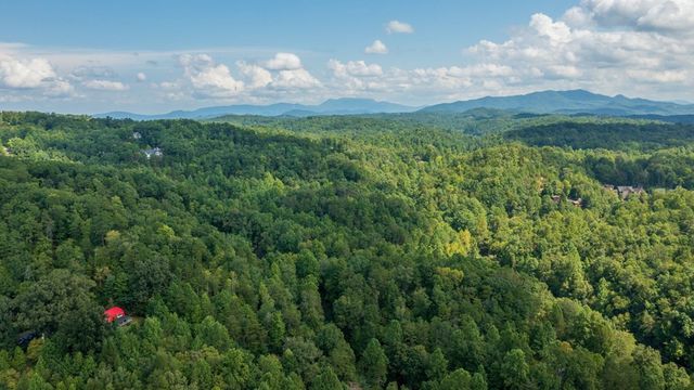 422 AUTUMN Lane, Gatlinburg, TN 37738