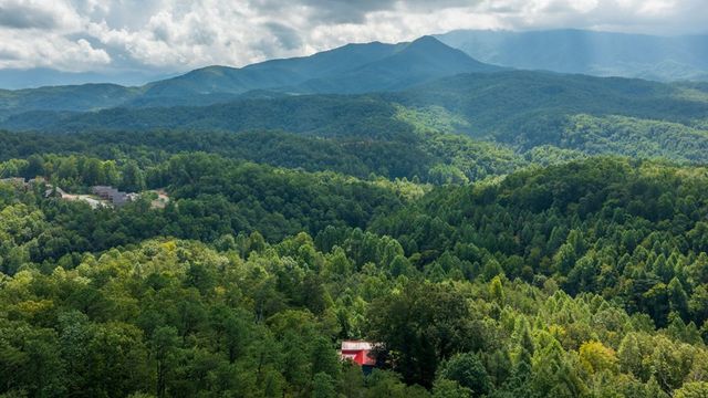 422 AUTUMN Lane, Gatlinburg, TN 37738