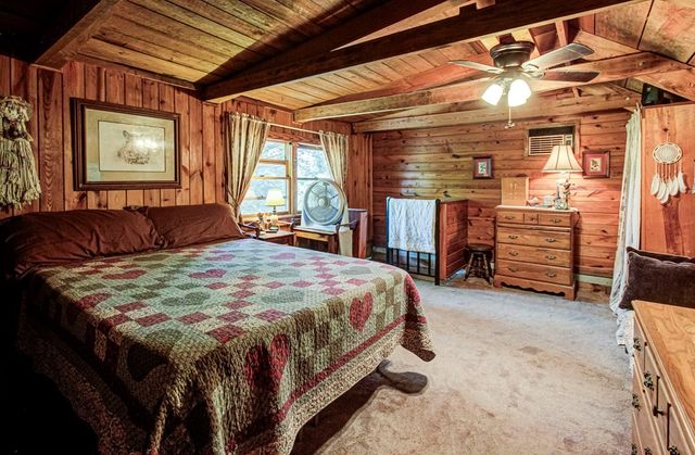 422 AUTUMN Lane, Gatlinburg, TN 37738