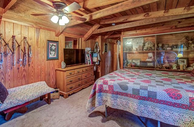 422 AUTUMN Lane, Gatlinburg, TN 37738