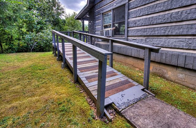 422 AUTUMN Lane, Gatlinburg, TN 37738