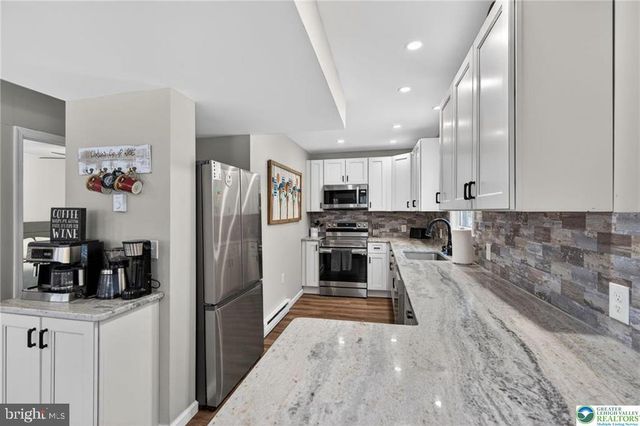 204 YUMA TRL, Pocono Lake, PA 18347