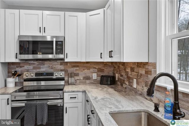 204 YUMA TRL, Pocono Lake, PA 18347