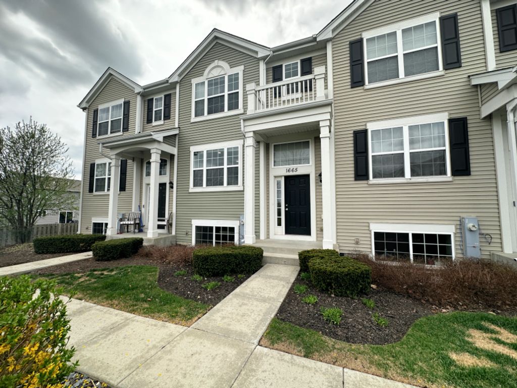 1665 Ruby Drive 1, Pingree Grove, IL 60140
