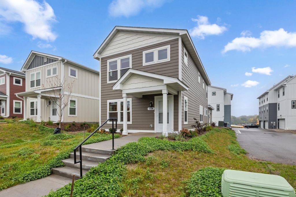 1334 Winthrop Street N, Saint Paul, MN 55119 — exterior