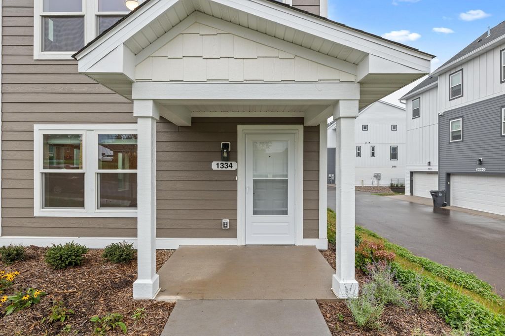 1334 Winthrop Street N, Saint Paul, MN 55119 — photo 3