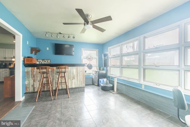15 W STEPHEN DR, Newark, DE 19713