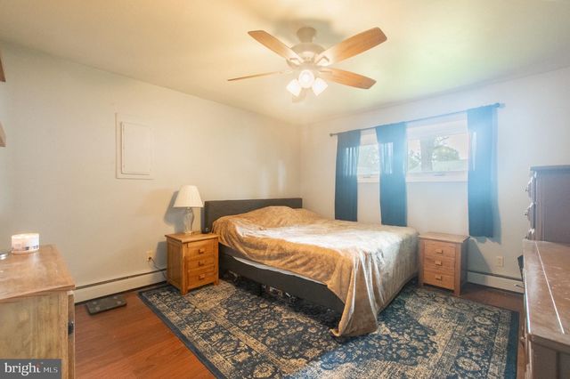 15 W STEPHEN DR, Newark, DE 19713