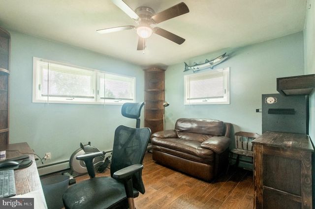 15 W STEPHEN DR, Newark, DE 19713