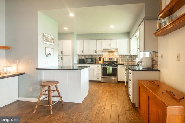 15 W STEPHEN DR, Newark, DE 19713