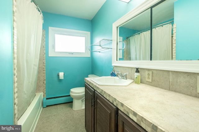 15 W STEPHEN DR, Newark, DE 19713