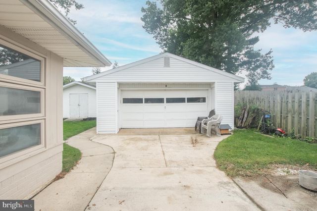 15 W STEPHEN DR, Newark, DE 19713