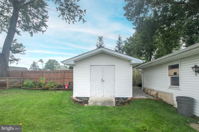 15 W STEPHEN DR, Newark, DE 19713