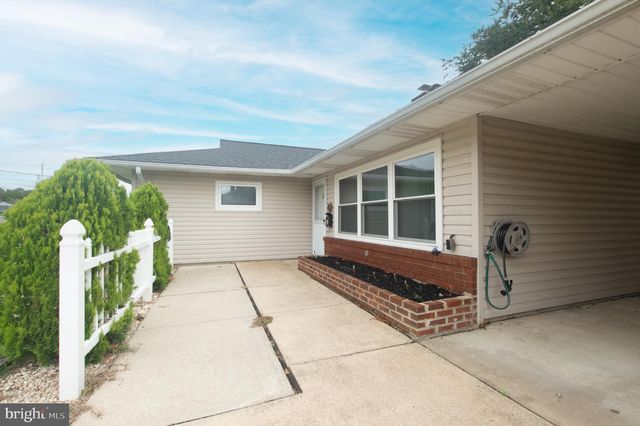 15 W STEPHEN DR, Newark, DE 19713