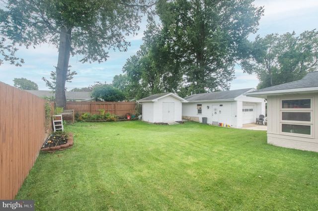 15 W STEPHEN DR, Newark, DE 19713
