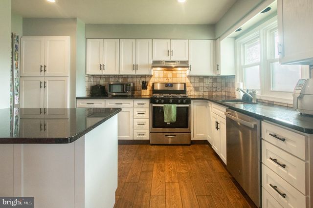 15 W STEPHEN DR, Newark, DE 19713