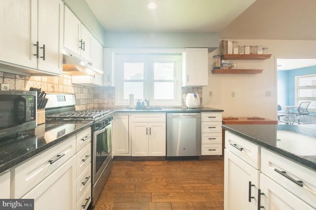 15 W STEPHEN DR, Newark, DE 19713