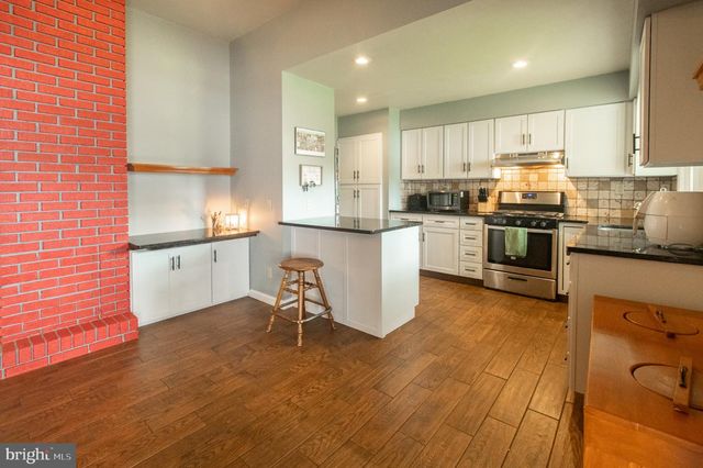15 W STEPHEN DR, Newark, DE 19713