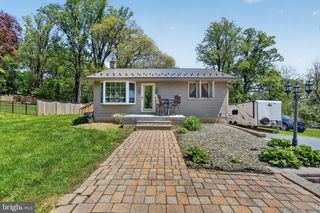 215 N LIMESTONE RD, Parkesburg, PA 19365