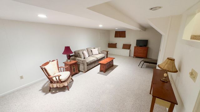 300 Buck Island Road APT 14F, West Yarmouth, MA 02673