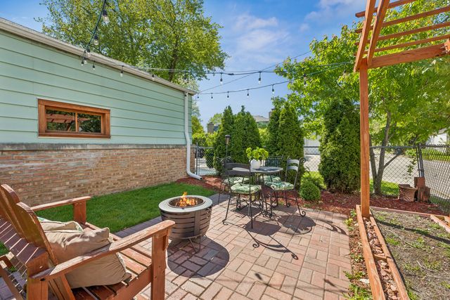 7900 Karlov Avenue, Skokie, IL 60076