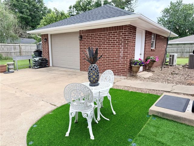 715 Maria Street, Springdale, AR 72762
