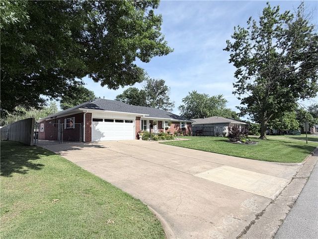 715 Maria Street, Springdale, AR 72762