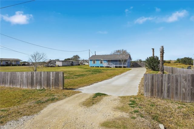 131 Janecek, Rockport, TX 78382